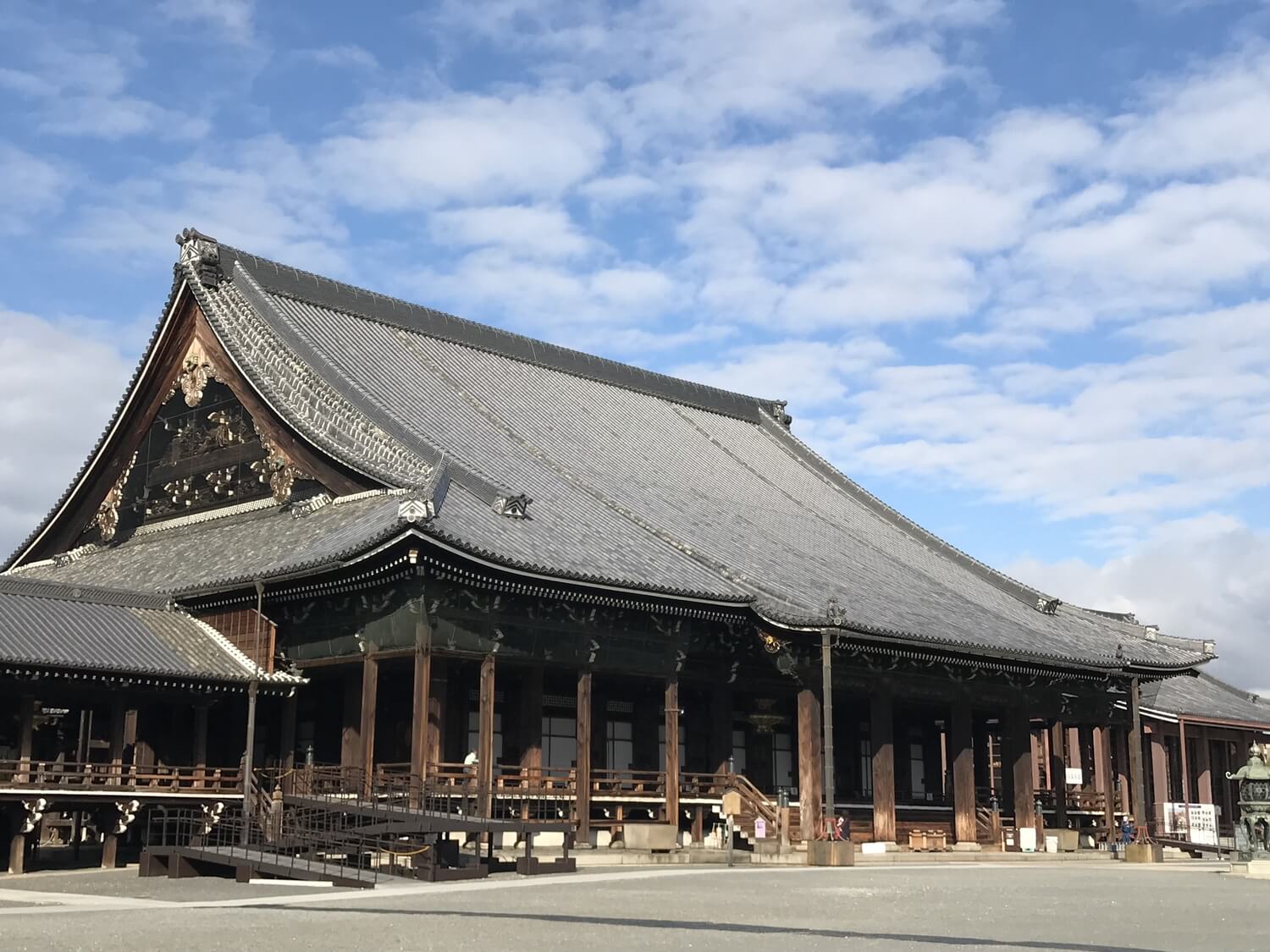 西本願寺の5つの見どころ。京都駅からもアクセス抜群！