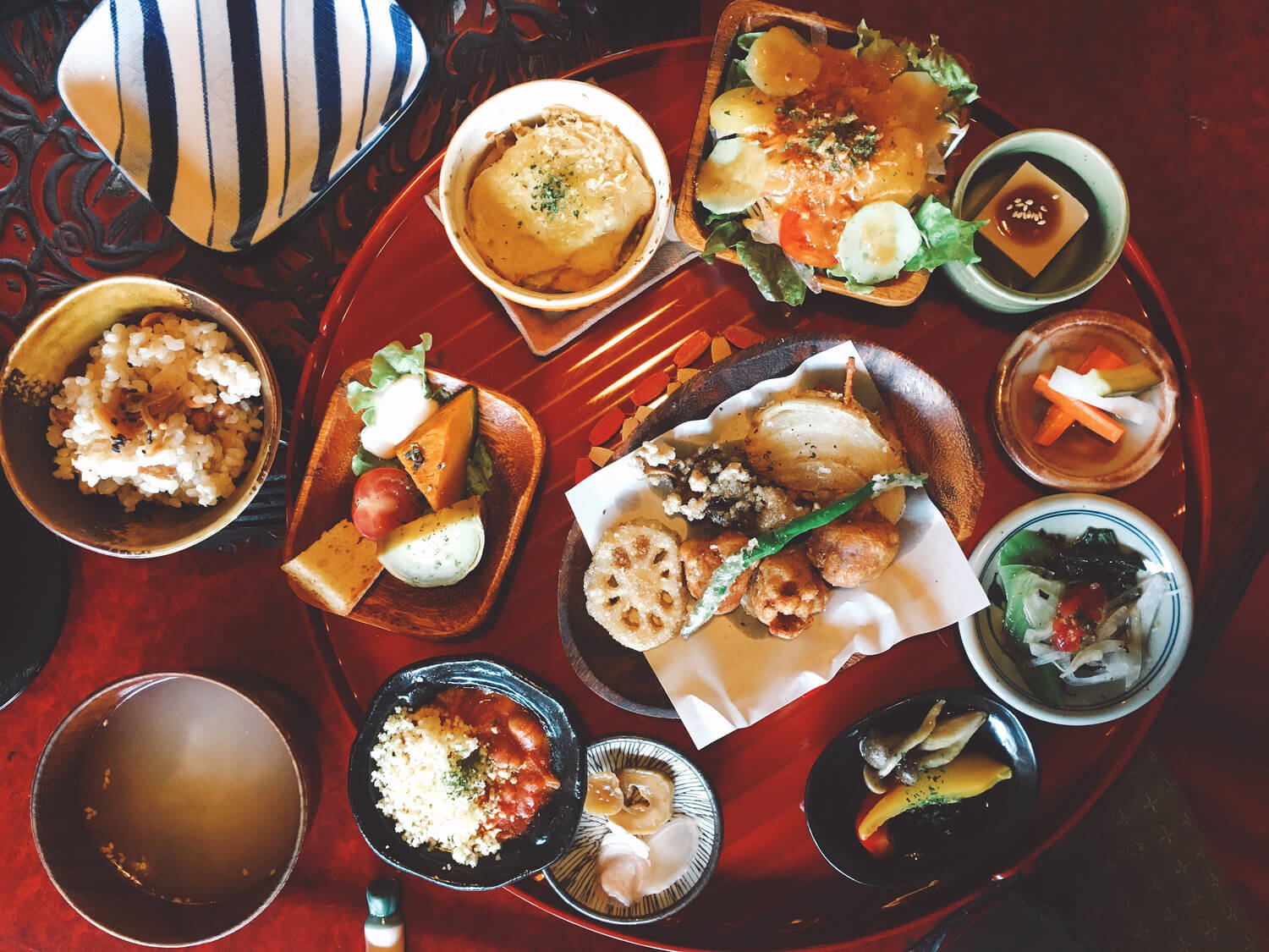 奈良の名物料理18選。これだけは食べたい大和肉鶏や茶粥など！